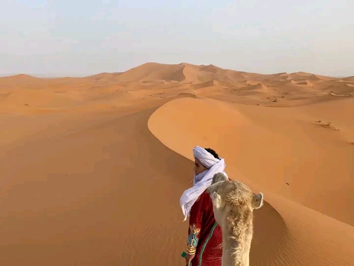 Mohamed Bennouri with tourists